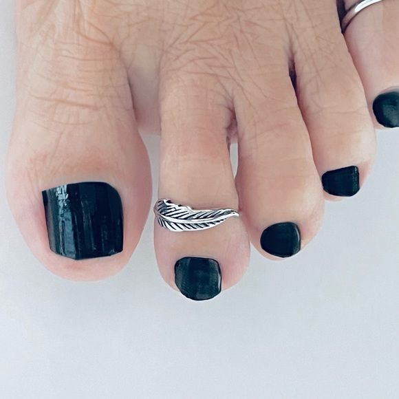 Sterling Silver Feather Toe Ring, Bird Rings, Angels Wing, Spirit Jewelry - Picture 1 of 12